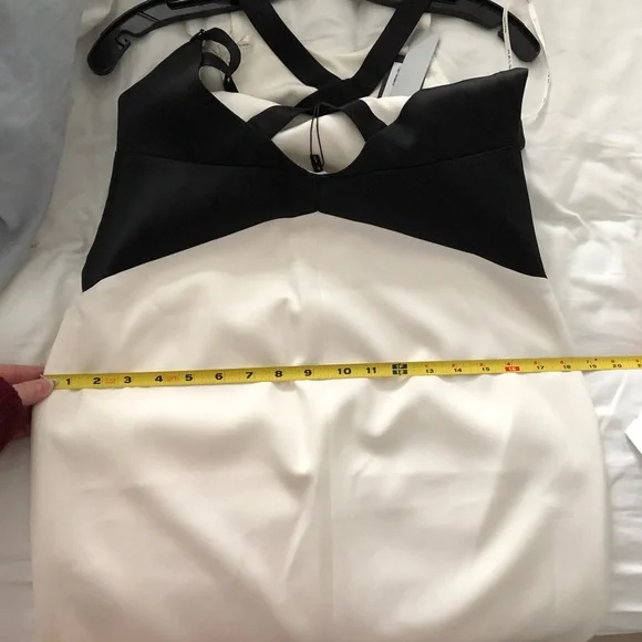 NWT- HALSTON Sleeveless Round Neck Dress - Picture 15 of 16